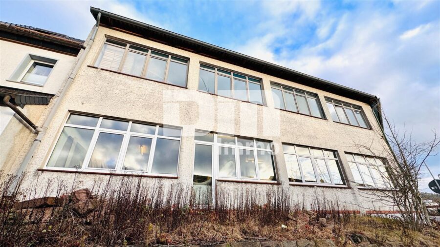 Modernisierter Gewerbekomplex (2 Gebäudeteile) mit langfristigem Mieter + freie Flächen im OG - Rückansicht Gebäude 4